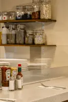 정겨운 감성의 내추럴 브런치 카페 인테리어